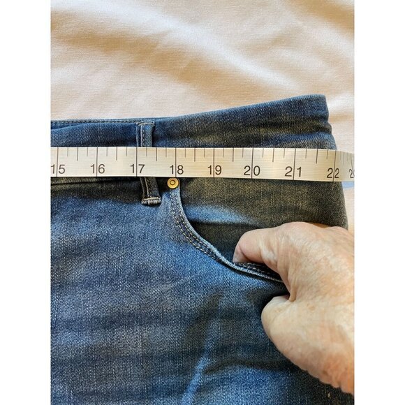 Chicos The Platinum Jegging Size 4 /US Sz XXL 22 Distressed Denim Jeans Stretchy - Picture 9 of 12